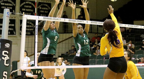 No. 9 Volleyball win 12th straight in sweep of Dodge City