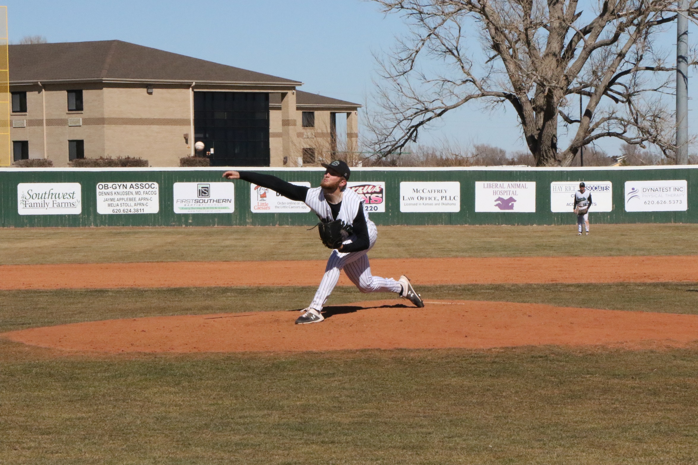 Seward splits series with Lamar