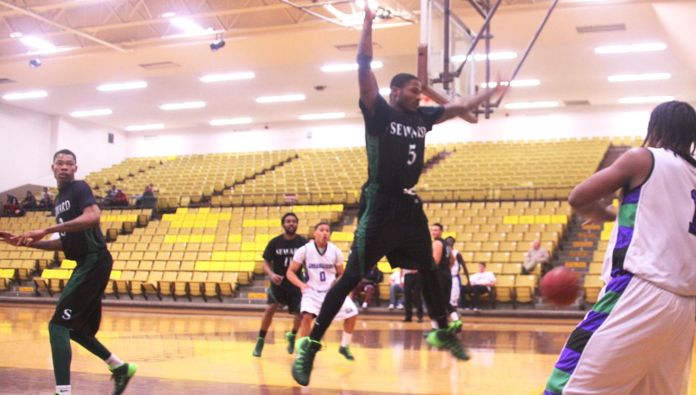 Purtue Leads Saints to Third Straight Win