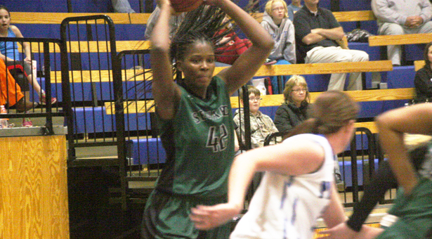 Seda, Artis, & Bernard Keep Seward Streaking Over Beavers