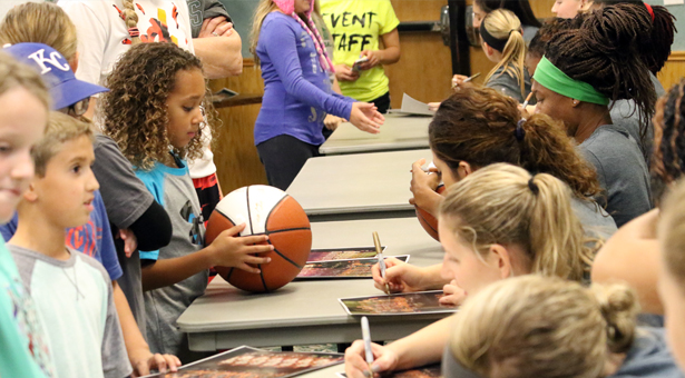 Lady Saints Fans Catch Glimpse of 2015-2016 Squad at Preview Night