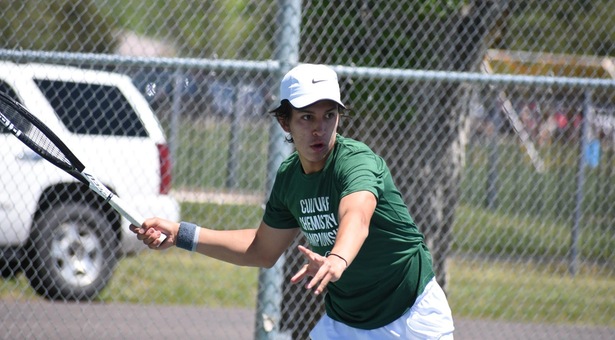 Izurieta continues tennis career at DI UTA-Rio Grande Valley