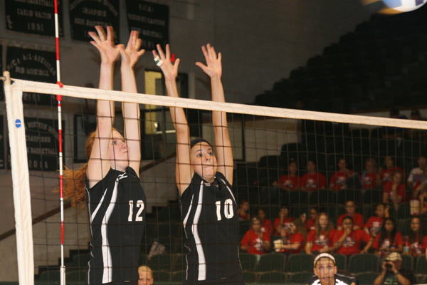 Seward Locks Up Home Playoff Match With Win at Garden