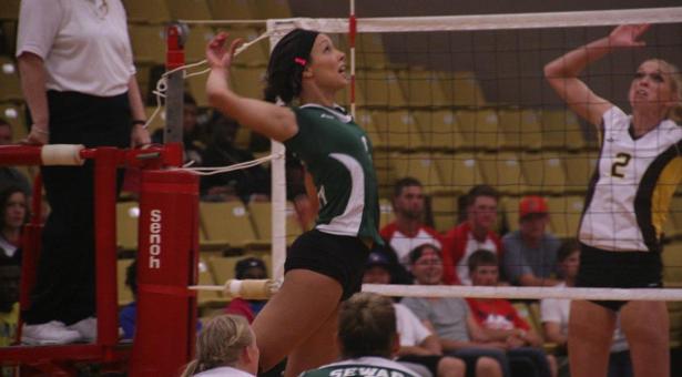 Silva and Gasparini Propel Seward to 2-0 Day in Garden City