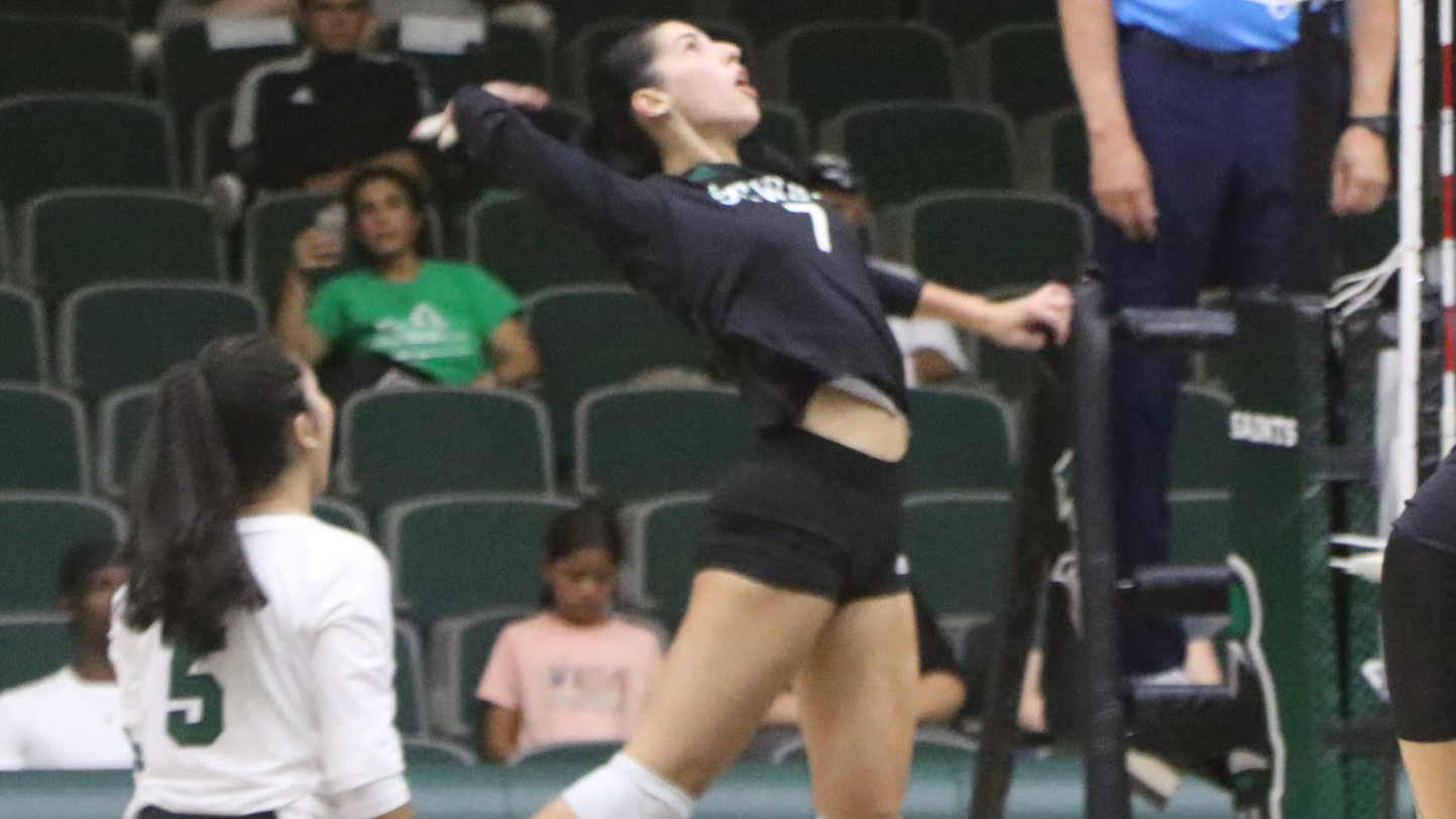 Seward County Volleyball Falls in Sweep Against Grizzlies