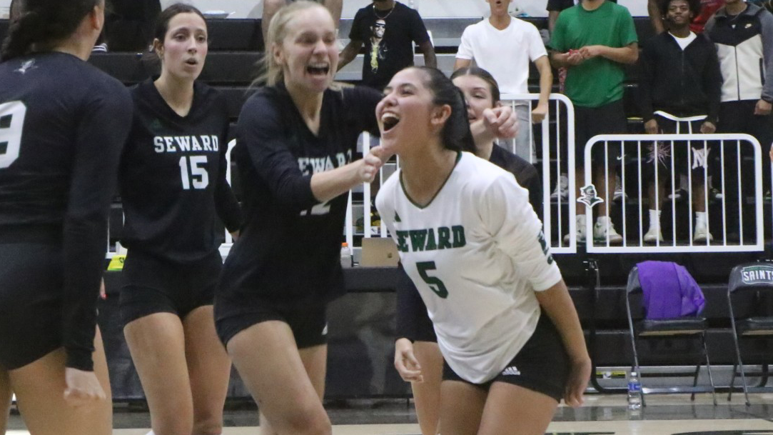 Lady Saints Steamroll Past Grizzlies